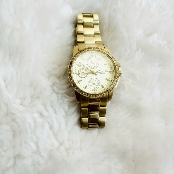 Kenneth Cole Gold Watch - Picture 7 of 7